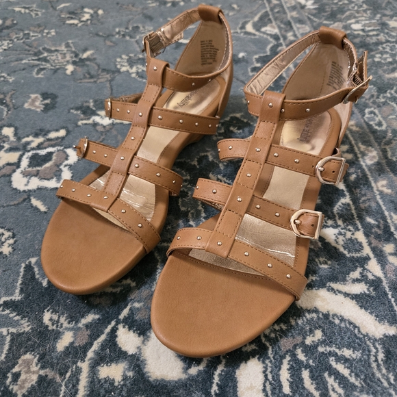 Sole Senseability Shoes - Elegant Tan Studded Sandals